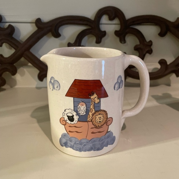 Yesteryears Pottery Noah's Ark Marshall Texas Small Pitcher 4 1/4" Tall Cream - Picture 2 of 8